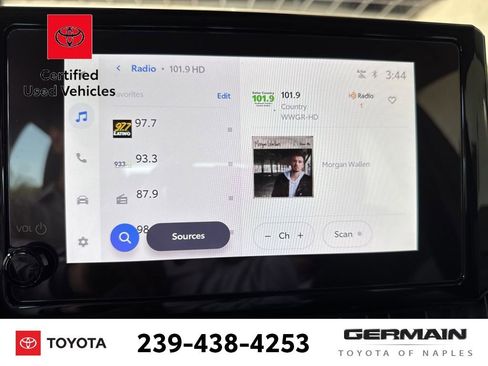 Used 2025 Toyota Corolla LE image 19