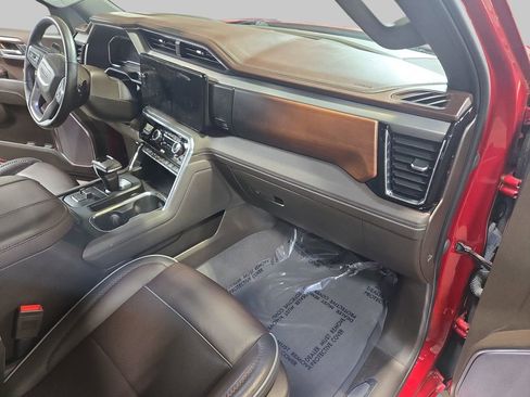 Used 2023 GMC Sierra 1500 Denali w/ Technology Package AWD/4WD image 10