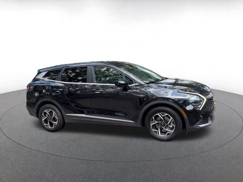 Used 2025 Kia Sportage LX FWD image 2