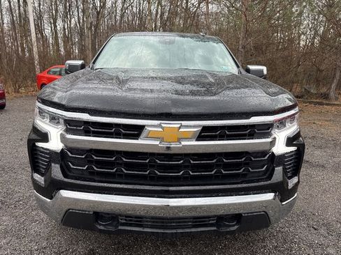 Used 2025 Chevrolet Silverado 1500 LT image 2