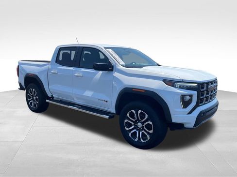 Used 2024 GMC Canyon AT4 w/ Canyon Safety Plus Package AWD/4WD image 7