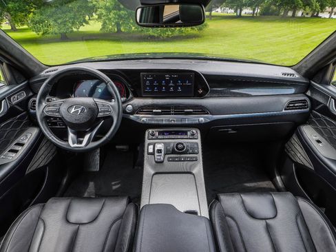 Used 2020 Hyundai Palisade Limited FWD image 2
