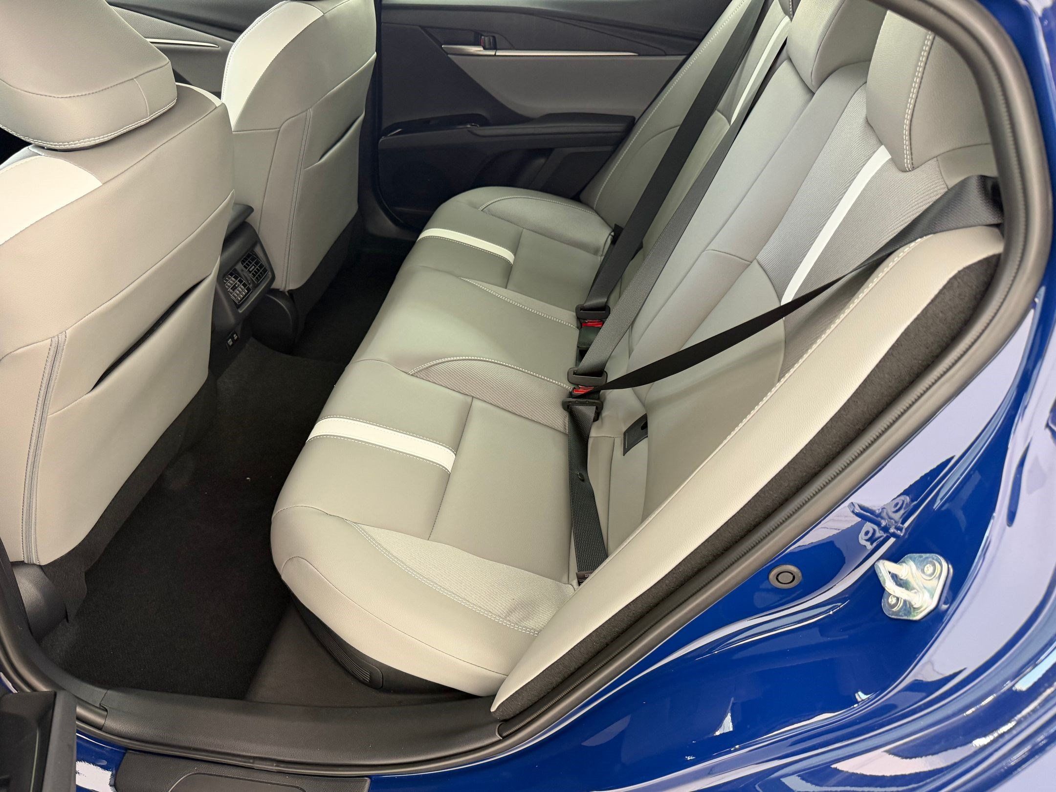 Used 2026 Toyota Camry SE w/ Convenience Package FWD image 23