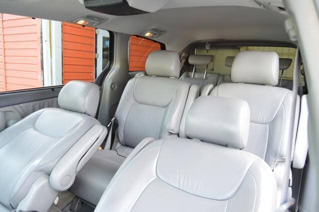 Used 2004 Toyota Sienna XLE Limited w/ Limited Pkg 5 FWD image 50