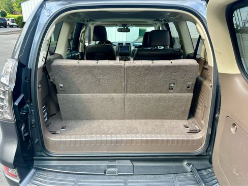 Used 2017 Lexus GX 460 Luxury w/ Preferred Accessory Package AWD/4WD image 15