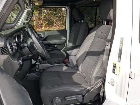 Certified 2022 Jeep Wrangler Unlimited Sahara w/ Cold Weather Group image 21