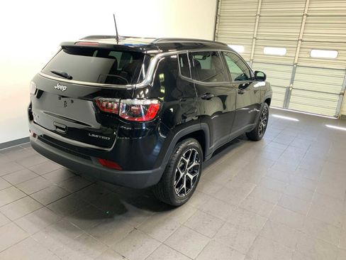 Used 2025 Jeep Compass Limited image 3