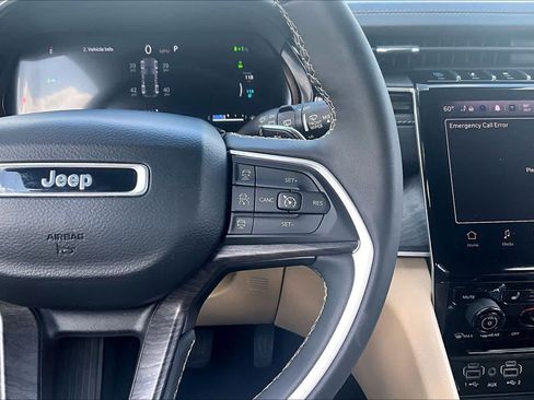 Used 2022 Jeep Grand Cherokee Limited 4xe w/ Luxury Tech Group II AWD/4WD image 25