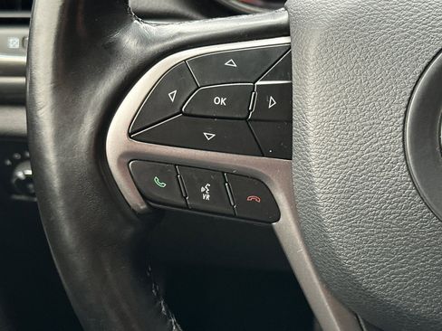 Used 2021 Jeep Grand Cherokee Laredo X image 28