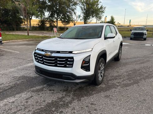 Used 2026 Chevrolet Equinox LT FWD image 1