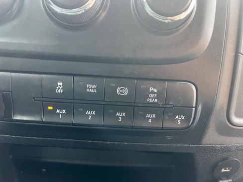 Used 2018 RAM 3500 Tradesman w/ Chrome Appearance Group image 15