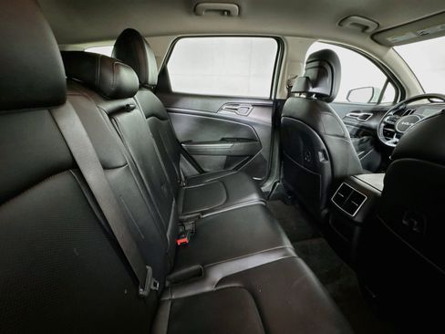 Used 2025 Kia Sportage EX FWD image 25