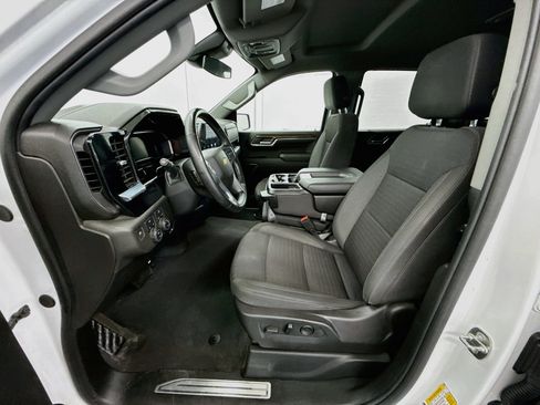 Used 2024 Chevrolet Silverado 1500 LT AWD/4WD image 13