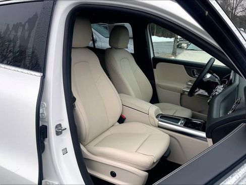 Used 2025 Mercedes-Benz GLA 250 4MATIC image 7