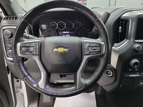 Used 2022 Chevrolet Silverado 1500 LT AWD/4WD image 38
