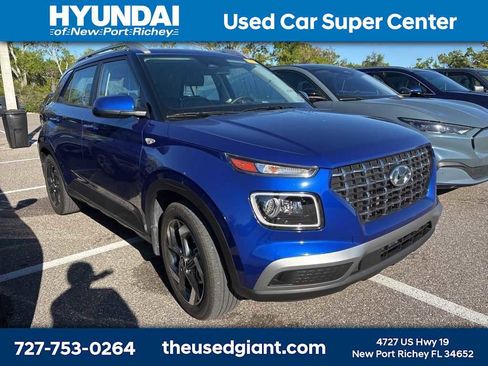 Used 2023 Hyundai Venue Limited image 4