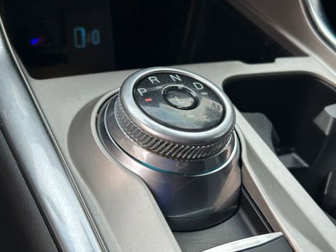 Used 2022 Ford Explorer XLT w/ Equipment Group 202A image 14