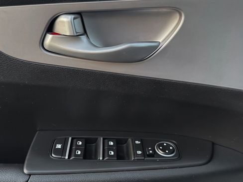 Used 2024 Kia Forte LXS image 25