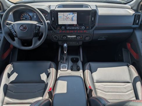 New 2026 Nissan Frontier 4x4 Crew Cab image 8