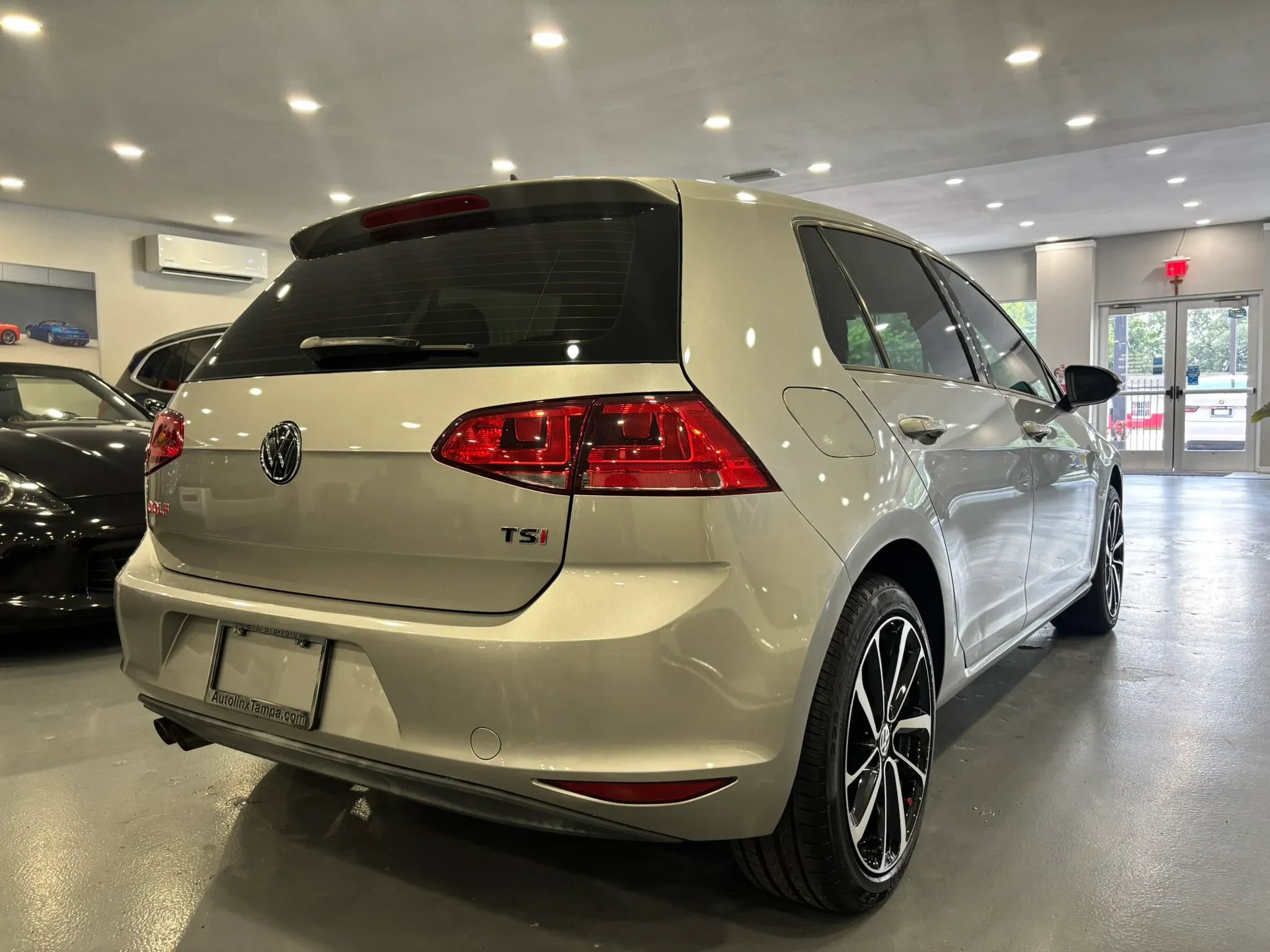 Used 2015 Volkswagen Golf S FWD image 7