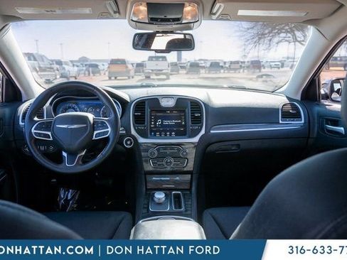 Used 2022 Chrysler 300 Touring w/ Sport Appearance Package image 3
