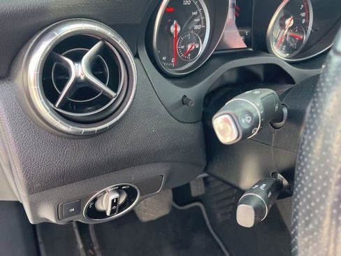 Used 2019 Mercedes-Benz CLA 250 image 19