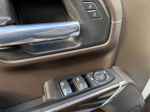 Used 2021 Chevrolet Silverado 1500 LT image 7