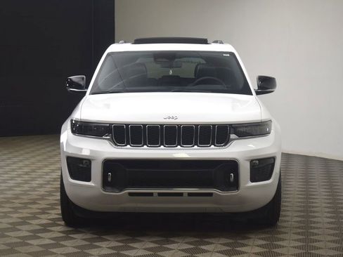 Used 2023 Jeep Grand Cherokee Overland w/ Luxury Tech Group IV AWD/4WD image 24