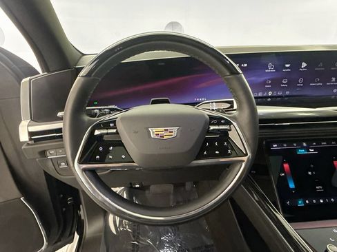 Used 2025 Cadillac Escalade ESV Sport AWD/4WD image 11
