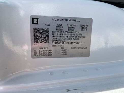 Used 2021 Chevrolet Express 2500 w/ Driver Convenience Package RWD image 19