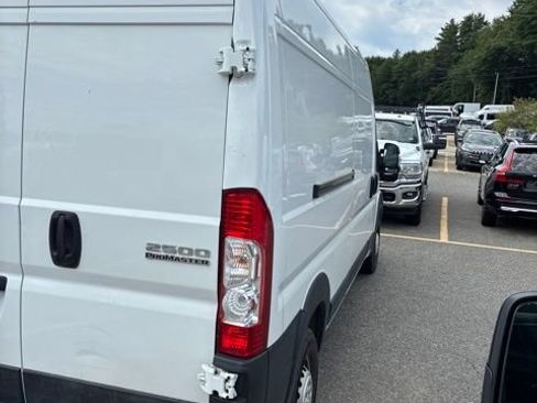Used 2025 RAM ProMaster 2500 w/ Convenience Group FWD image 5