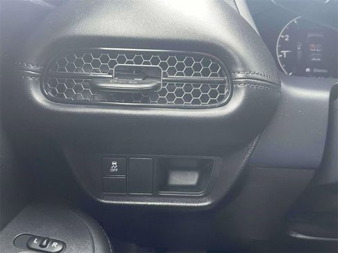 Certified 2023 Honda HR-V LX image 17