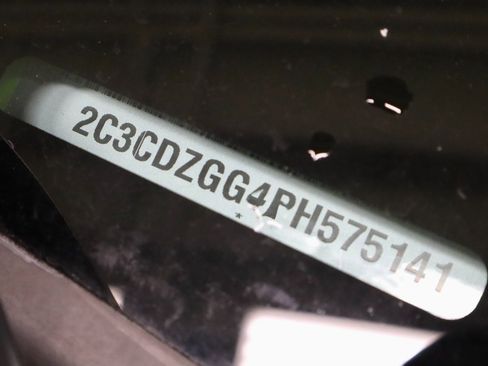 Used 2023 Dodge Challenger SXT w/ Plus Package image 33