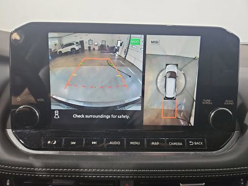 Used 2021 Nissan Rogue Platinum FWD image 21