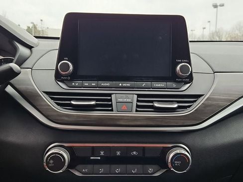 Used 2024 Nissan Altima 2.5 SV image 21