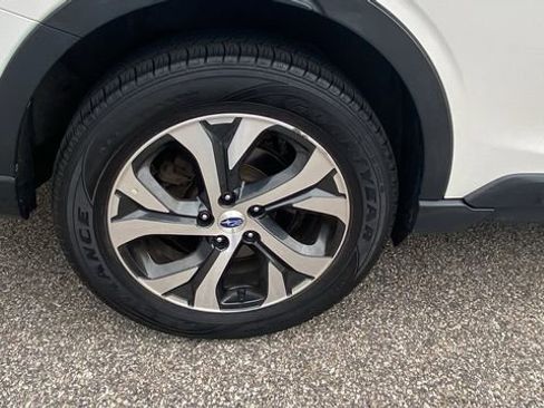 Used 2020 Subaru Outback Limited AWD/4WD image 11