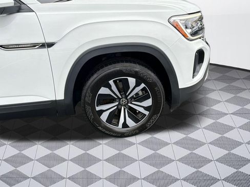 Certified 2024 Volkswagen Atlas Cross Sport SE AWD/4WD image 11