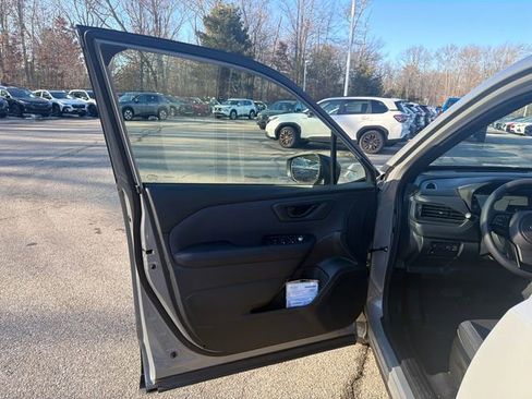 Certified 2025 Subaru Forester Premium AWD/4WD image 25