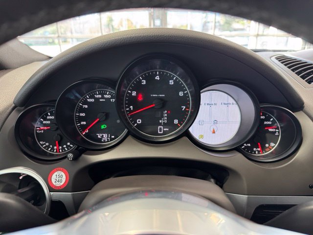 Used 2018 Porsche Cayenne Platinum Edition w/ Premium Package Plus AWD/4WD image 21
