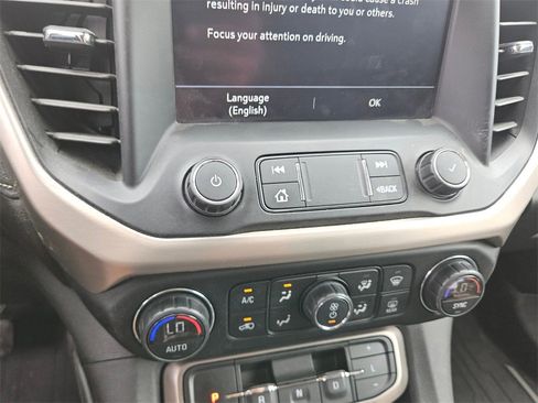 Used 2021 GMC Acadia Denali w/ Denali Technology Package image 18