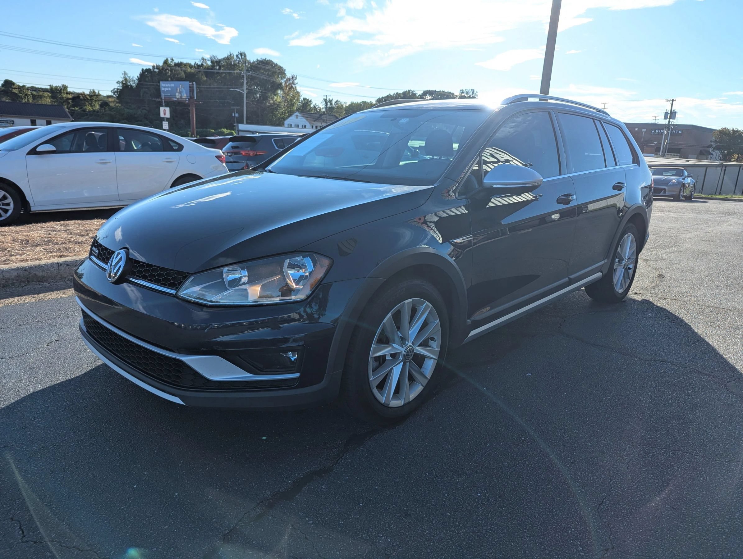 Used 2017 Volkswagen Golf Alltrack S AWD/4WD image 3