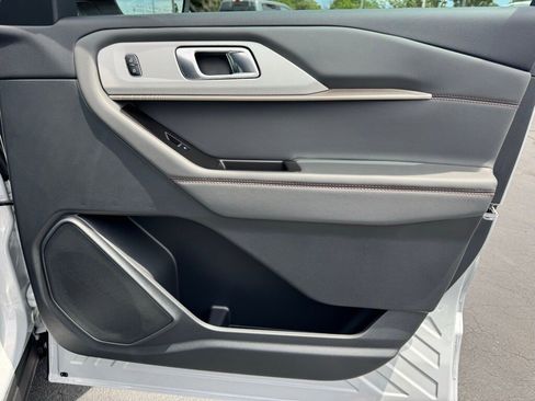 New 2025 Ford Explorer Active image 25