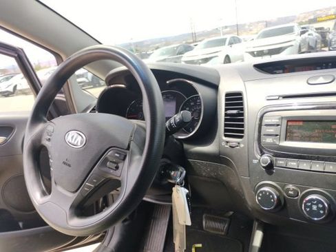 Used 2017 Kia Forte LX FWD image 7