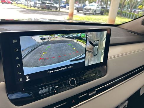 New 2025 Mitsubishi Outlander SE image 10