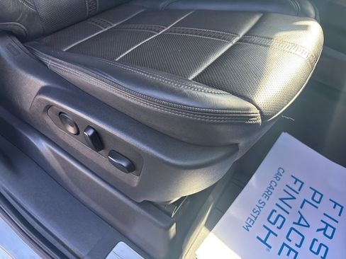 Used 2025 Chevrolet Silverado 1500 High Country image 44