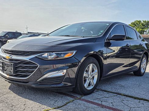 Used 2022 Chevrolet Malibu LS FWD image 3