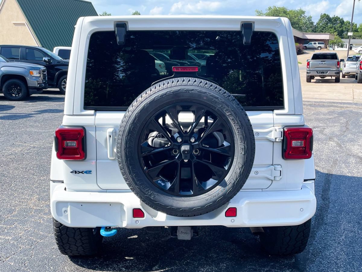 Used 2021 Jeep Wrangler Unlimited Sahara AWD/4WD image 8