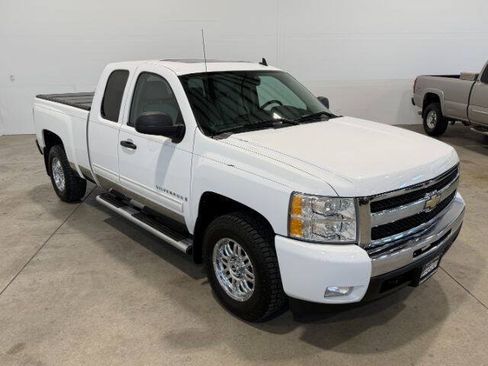 Used 2009 Chevrolet Silverado 1500 LT w/ Power Pack Plus AWD/4WD image 6