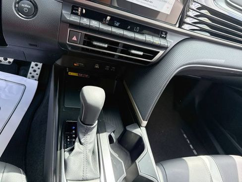 Used 2025 Toyota Camry SE FWD image 21