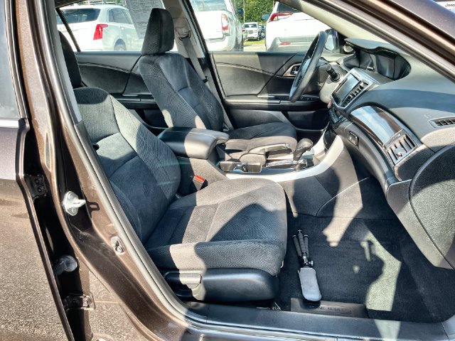 Used 2016 Honda Accord EX image 34